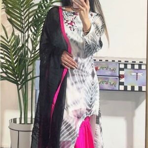 Chic Black and Pink Floral Kurta